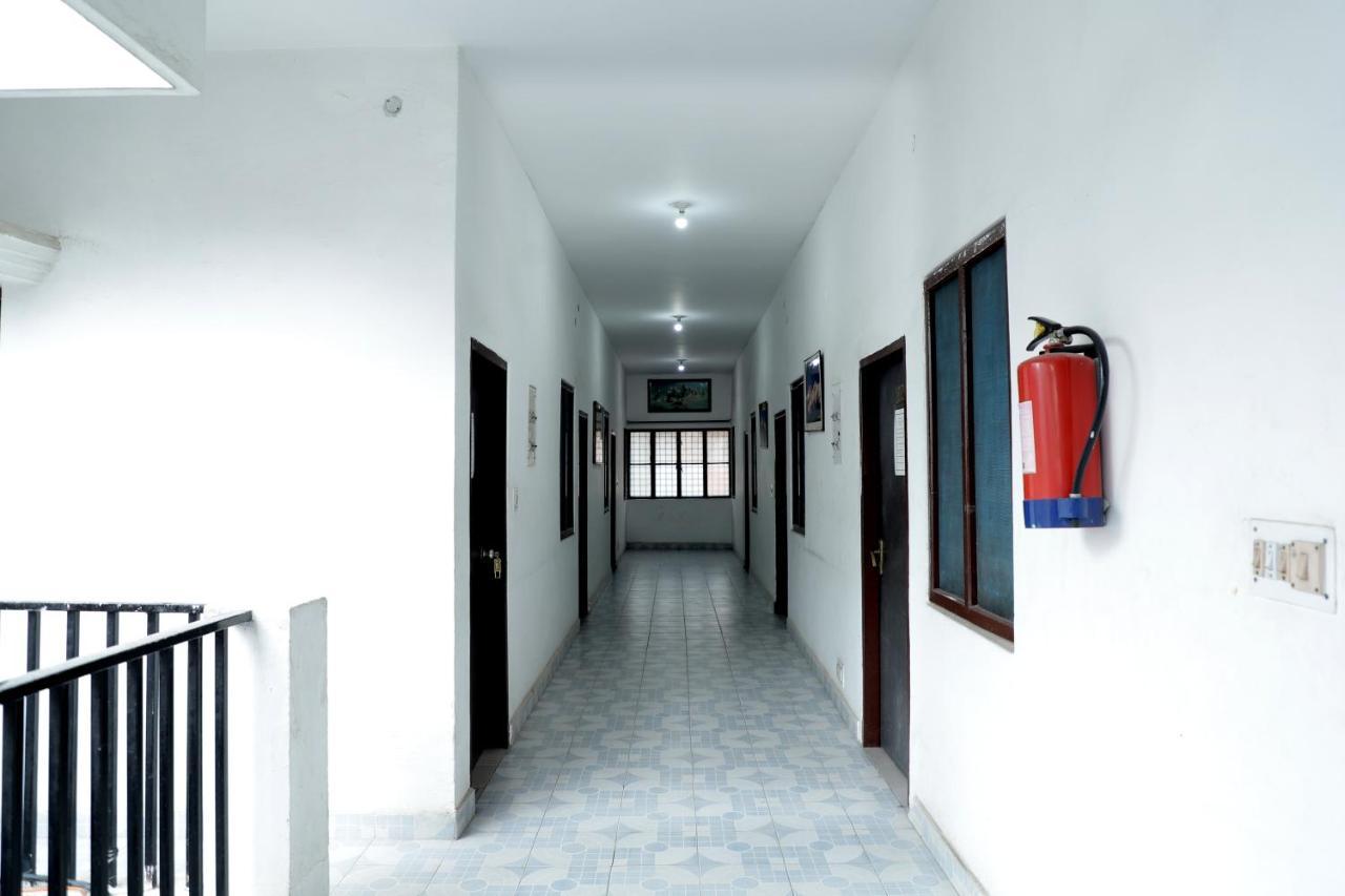 Hotel Magnet House Dehradun Buitenkant foto