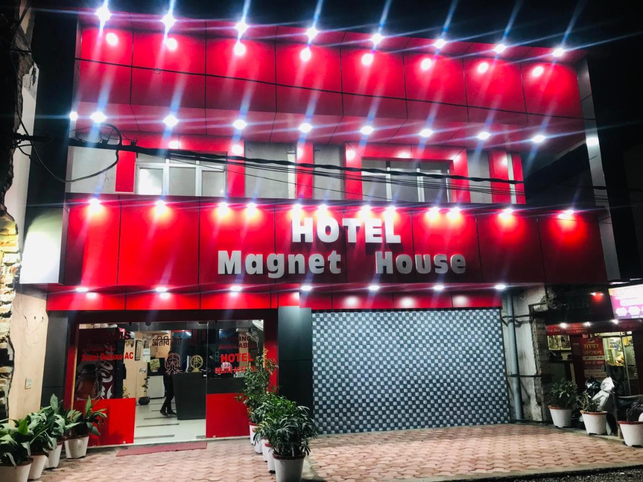 Hotel Magnet House Dehradun Buitenkant foto
